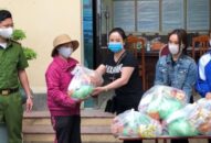 Công an phường Lạch Tray: Vận động 72 suất quà tặng hộ nghèo gặp khó khăn trên địa bàn