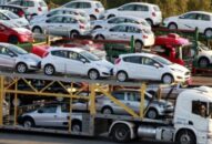Nhập khẩu ô tô nguyên chiếc giảm mạnh