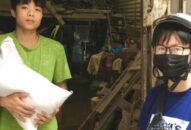 Hải Phòng: Cặp vợ chồng Việt kiều phát 3 tấn gạo từ thiện cho người nghèo