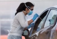 Diễn biến COVID-19 sáng 2/4: Thêm 4.531 ca tử vong mới trong 24 giờ