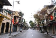 Đêm 4/4, không khí lạnh gây mưa dông ở Bắc Bộ, nhiệt độ tiếp tục hạ