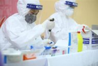 Việc bệnh nhân COVID-19 khỏi bệnh vẫn dương tính lại có đáng lo ngại?