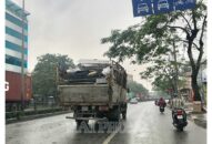 Xe chở vật liệu xây dựng không đúng quy định: Phạt nghiêm để răn đe