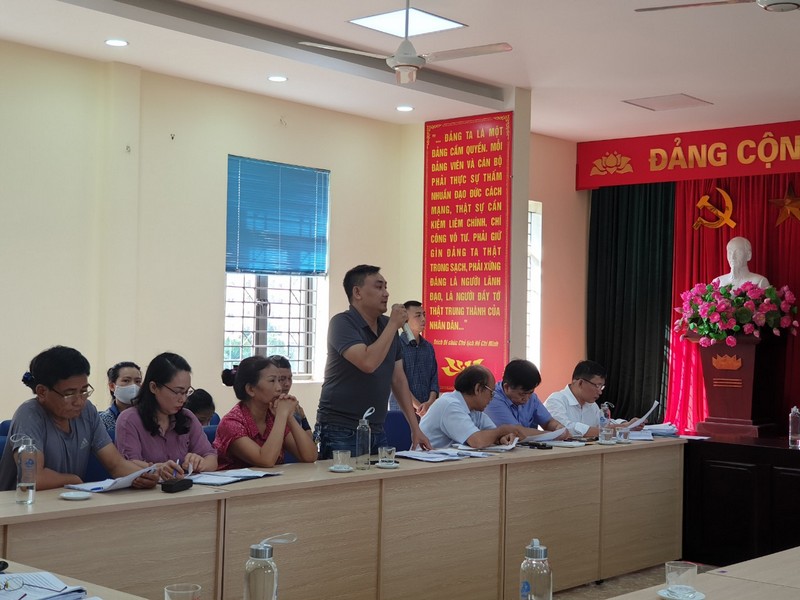 Người dân quan tâm tìm hiểu thông tin dự án