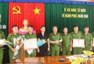 CATP khen thưởng Công an huyện Cát Hải