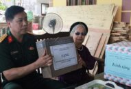 Lãnh đạo Bộ Chỉ huy QSTP: Thăm, tặng quà các gia đình chính sách quận Đồ Sơn