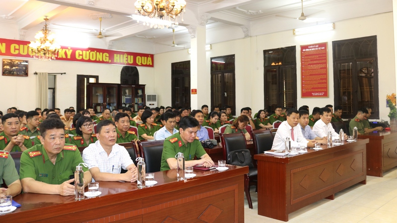 Quang cảnh hội nghị