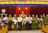 Khen thưởng chiến công xuất sắc của Công an thành phố: Triệt xóa 02 ổ nhóm mua bán, vận chuyển trái phép chất ma túy số lượng lớn từ tỉnh ngoài vào Hải Phòng tiêu thụ