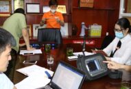 Sở Thông tin và Truyền thông phối hợp kiểm tra các thiết bị Micro không dây