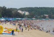 Gần 1 vạn lượt du khách đổ về Đồ Sơn trong 2 ngày đầu nghỉ lễ