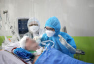 Chiều 30/5, 44 ngày không có ca mắc COVID-19 ở cộng đồng, phổi nam phi công người Anh hồi phục 40%