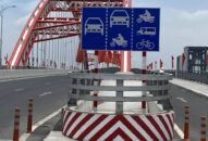 Một số bất cập về biển báo giao thông trên cầu Hoàng Văn Thụ