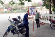 Tháo dỡ điểm trông giữ xe trái phép ở khu vực Casino Đồ Sơn