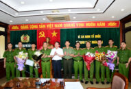 Biểu dương khen thưởng Công an thành phố về thành tích bắt giữ được đối tượng trong vụ dùng súng bắn người bị thương