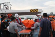 Hải Phòng: Đưa thi thể 4 thuyền viên tàu cá bị chìm về bờ