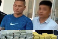 Bắt 2 đối tượng vận chuyển 54 bánh heroin trên QL5B