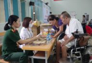 Tư vấn sức khỏe, khám bệnh và cấp thuốc miễn phí cho 160 đối tượng chính sách quận Lê Chân