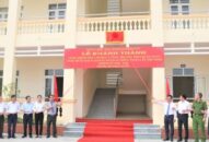 Quận Hồng Bàng: Gắn biển 3 công trình giáo dục chào mừng Đại hội Đảng bộ quận lần thứ 23