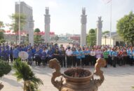 Hội viên phụ nữ, đoàn viên thanh niên quận Lê Chân ra quân tổng dọn vệ sinh tại Đền Liệt sỹ quận