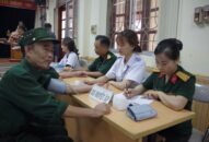 Tư vấn sức khỏe, khám bệnh, cấp thuốc miễn phí và tặng quà đối tượng chính sách trên địa bàn quận Lê Chân