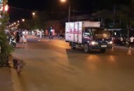 Nam thanh niên bị xe tải cán tử vong sau khi ngã văng xuống đường