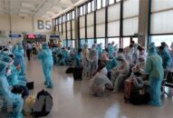 Đưa hơn 240 công dân Việt Nam từ Singapore về nước an toàn