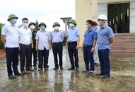 Phó Chủ tịch UBND thành phố Nguyễn Đình Chuyến kiểm tra công tác phòng, chống bão số 2