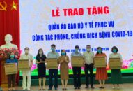 Công ty TNHH Environ Star trao tặng 3.000 bộ quần áo phòng hộ chống dịch