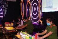 Bắt quả tang quán karaoke lén lút hoạt động giữa dịch Covid-19