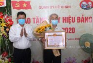 Quận ủy Lê Chân: 245 đồng chí Đảng viên được trao tặng Huy hiệu Đảng đợt 2/9/2020