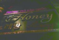 Bất chấp lệnh cấm, quán karaoke ở Văn Cao vẫn hoạt động chui, phục vụ 7 khách ngoại