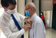 Quận ủy Hải An: Trao Huy hiệu Đảng tặng các đảng viên lão thành