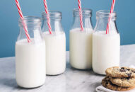 Cảnh báo: Không dùng sữa hạnh nhân nhập khẩu từ Úc vì nghi nhiễm khuẩn