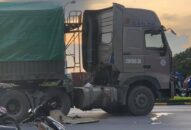 Truy tìm tài xế tông 3 bố con thương vong ở Hải Phòng rồi bỏ trốn