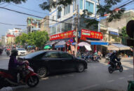 Lộn xộn, ùn tắc tại Ngã 4 chợ Con