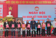 Bí thư Thành ủy, Chủ tịch HĐND thành phố dự ngày hội Đại đoàn kết toàn dân tại thôn Vinh Quang, xã Tân Liên, huyện Vĩnh Bảo