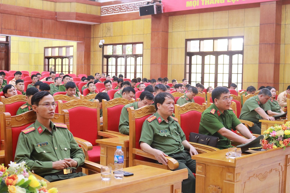 Các đại biểu tham gia khoá tập huấn