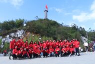 Niềm tự hào Việt Nam và chiếc khẩu trang in hình cờ đỏ sao vàng