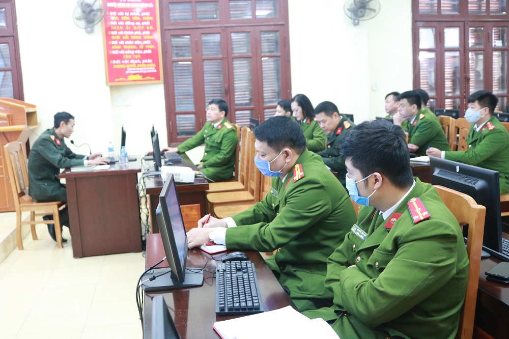 Các học viên tham gia lớp tập huấn