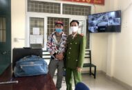 Trao trả tài sản cho khách nước ngoài để quên trên taxi.