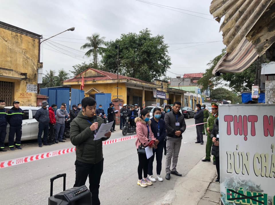 Quang cảnh buổi cưỡng chế