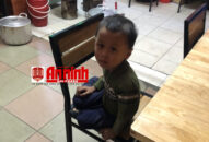 Cứu thoát cháu bé 3 tuổi ở nhà một mình khỏi đám cháy