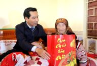 Chủ tịch Ủy ban MTTQ Việt Nam thành phố thăm, tặng quà, chúc Tết các đồng chí nguyên lãnh đạo thành phố và gia đình chính sách, hộ nghèo trên địa bàn huyện Thủy Nguyên