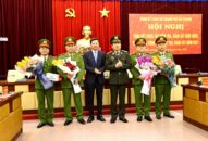 Lãnh đạo thành phố khen thưởng và biểu dương thành tích xuất sắc của các đơn vị tham gia đấu tranh phá chuyên án 121T