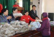 “Chợ nhân đạo” trao 480 suất quà cho người nghèo trên địa bàn thành phố