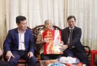 Phó Chủ tịch Thường trực UBND thành phố thăm, tặng quà đối tượng chính sách, người có công trên địa bàn quận Lê Chân