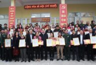 Trao hơn 400 suất quà cho các gia đình chính sách và hộ nghèo thuộc địa bàn khu vực biên giới biển huyện Kiến Thụy