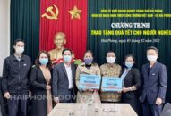 Đảng ủy Khối Doanh nghiệp thành phố: Trao 100 suất quà cho người nghèo nhân dịp Tết Nguyên đán Tân Sửu 2021