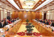 Bộ Chính trị đồng ý chủ trương mua vắc xin phòng COVID-19 cho nhân dân