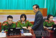 Quận Ngô Quyền: Làm thủ tục cấp căn cước công dân gắn chíp điện tử cho cán bộ, công chức